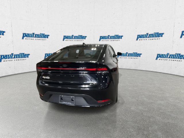 Used 2025 Toyota Prius LE FWD image 10