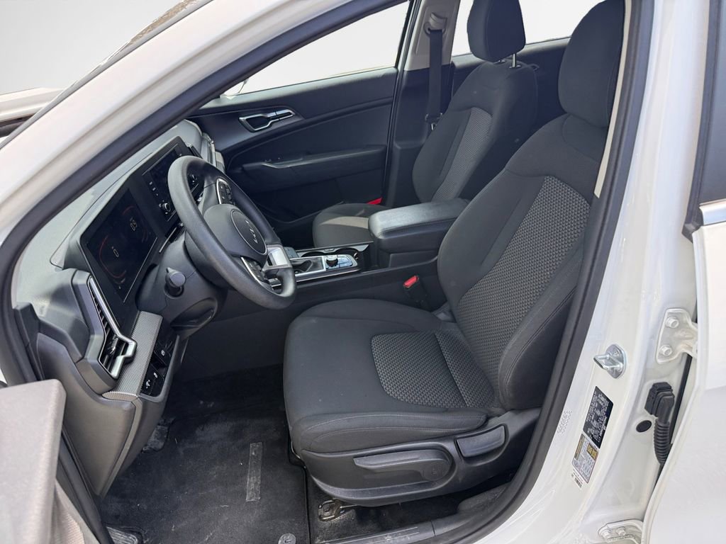 Used 2024 Kia Sportage LX image 12