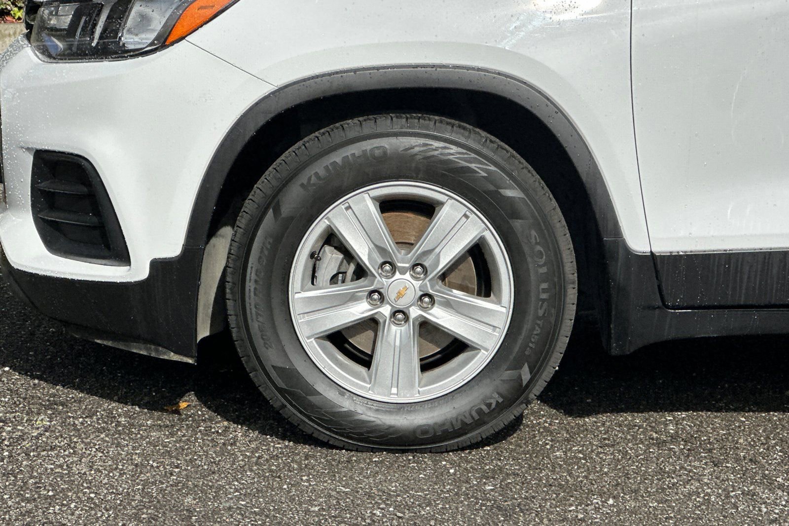 Used 2021 Chevrolet Trax LS w/ Tint and Cruise Package FWD image 23