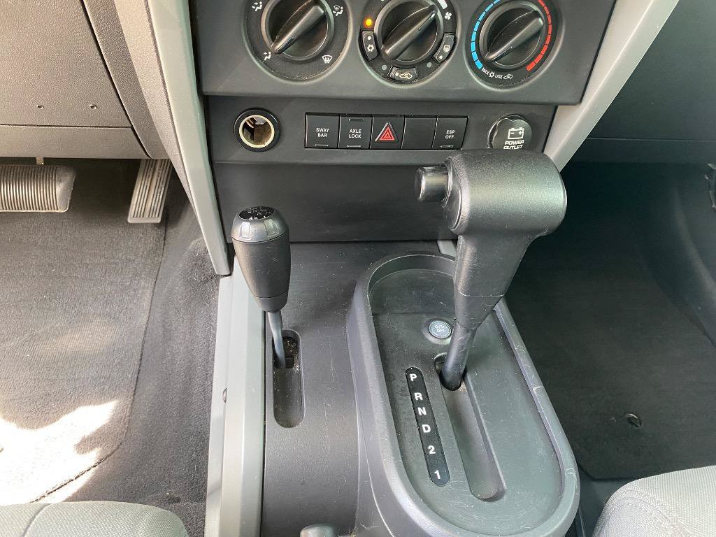 Used 2008 Jeep Wrangler Unlimited Rubicon w/ PWR Convenience Group AWD/4WD image 28