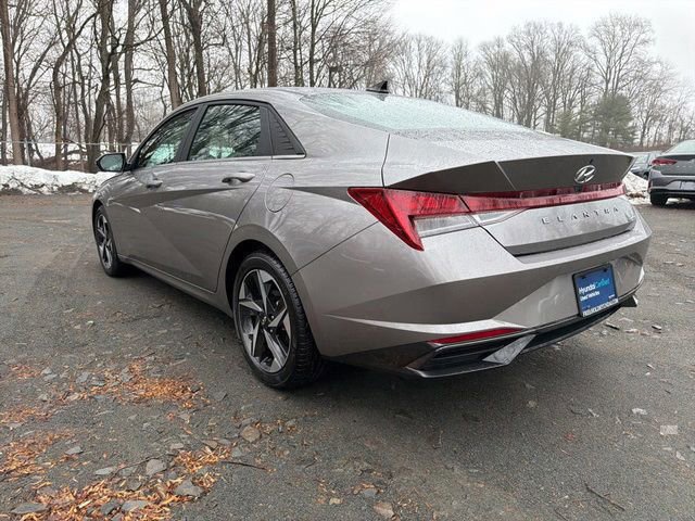Certified 2023 Hyundai Elantra Limited w/ Cargo Package image 4