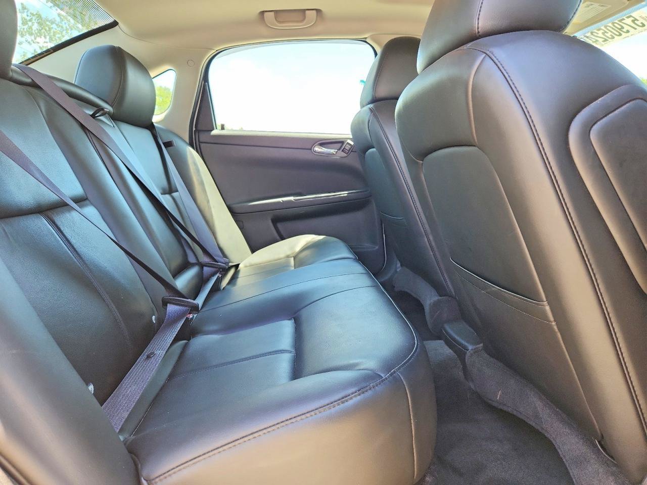 Used 2012 Chevrolet Impala LTZ FWD image 6