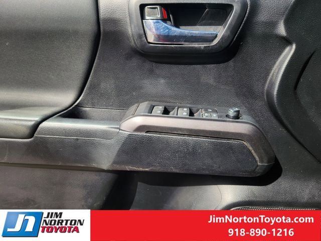 Used 2021 Toyota Tacoma TRD Off-Road image 24