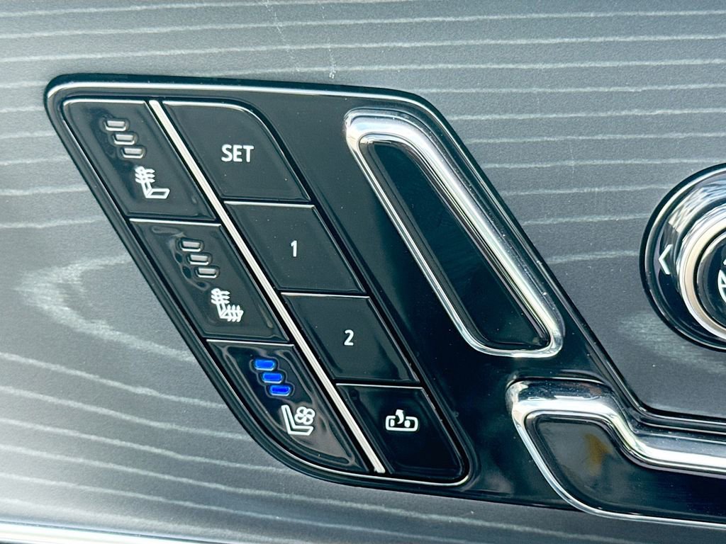 New 2026 Cadillac Lyriq V image 21