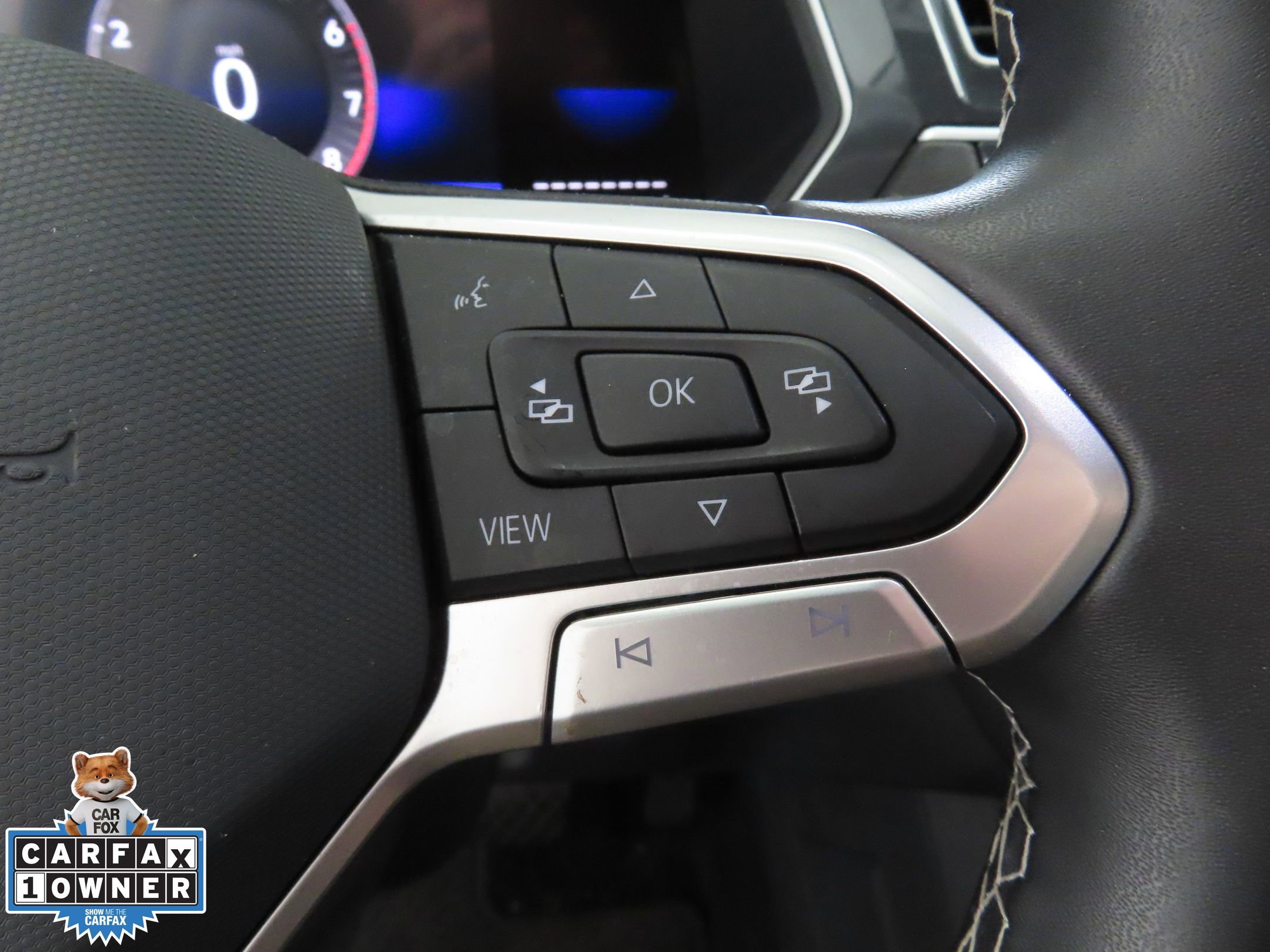 Used 2023 Volkswagen Tiguan SE w/ Panoramic Sunroof Package FWD image 16