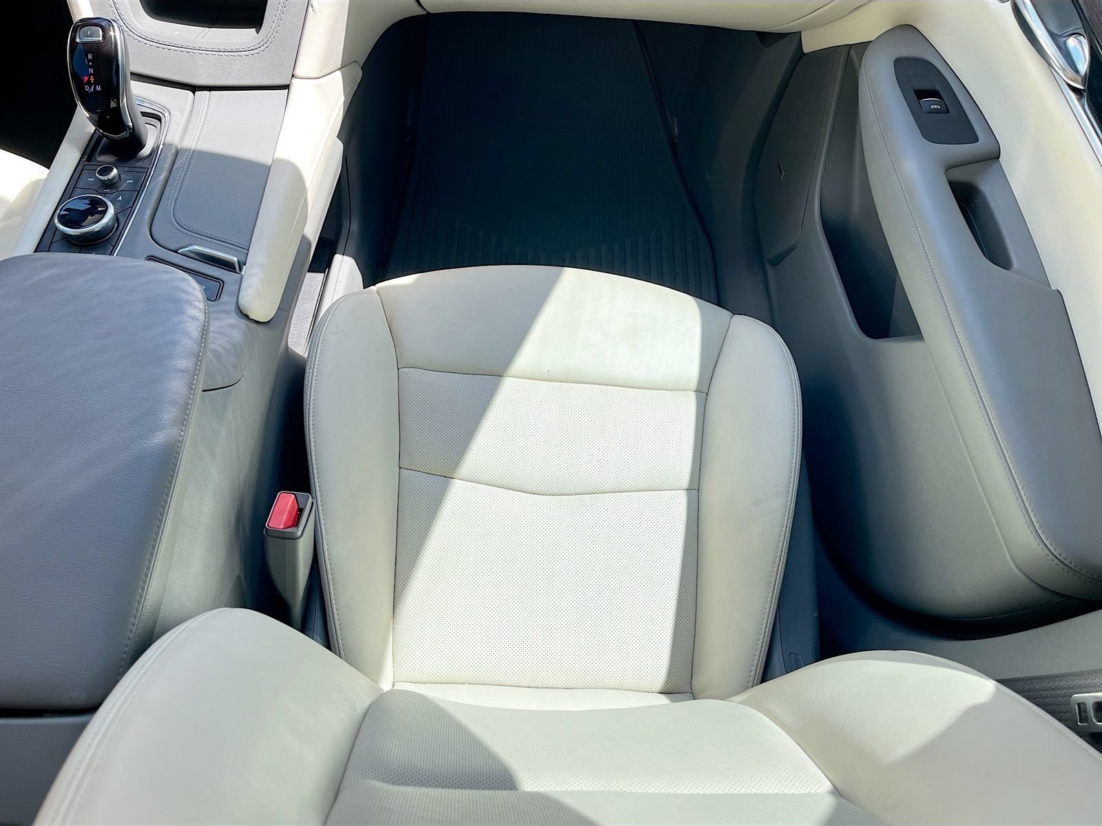 Used 2024 Cadillac XT6 Premium Luxury w/ Technology Package FWD image 25