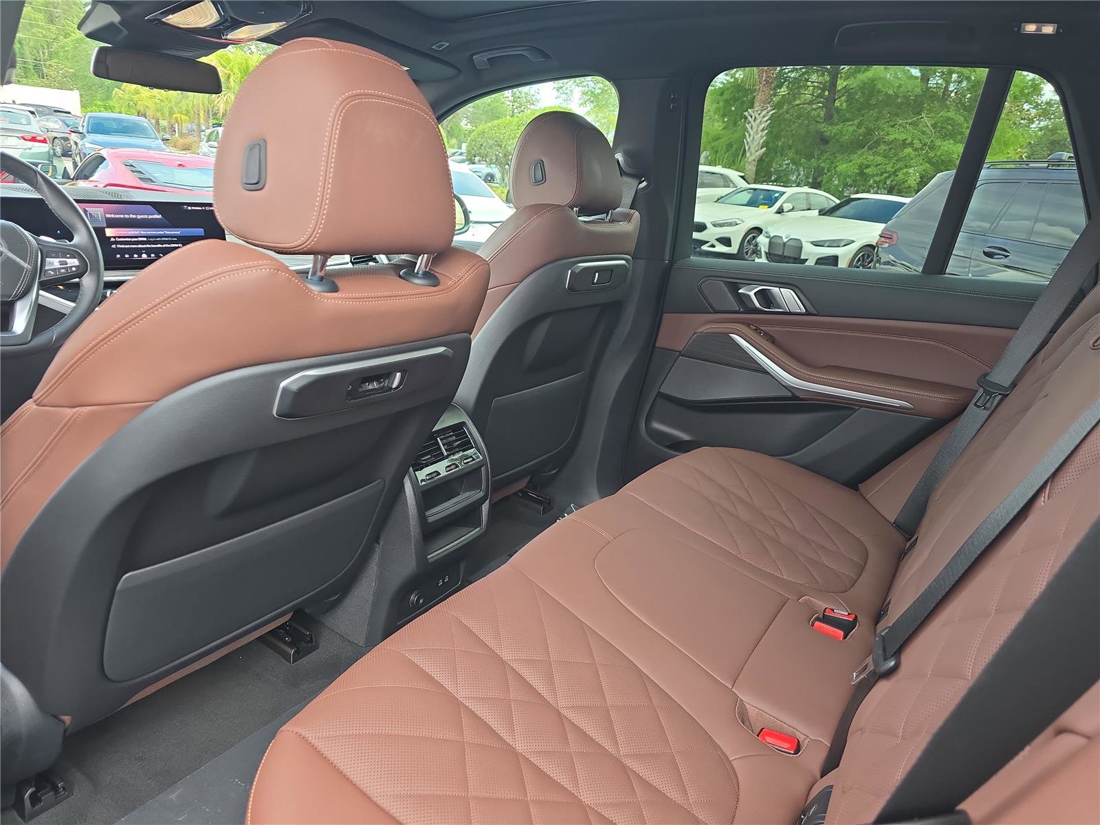 Used 2024 BMW X5 xDrive40i w/ Premium Package AWD/4WD image 8