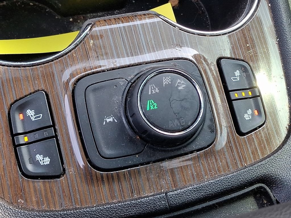 Used 2023 GMC Acadia SLE w/ Driver Convenience Package AWD/4WD image 29