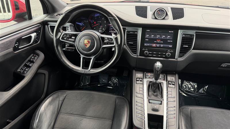 Used 2017 Porsche Macan GTS AWD/4WD image 18