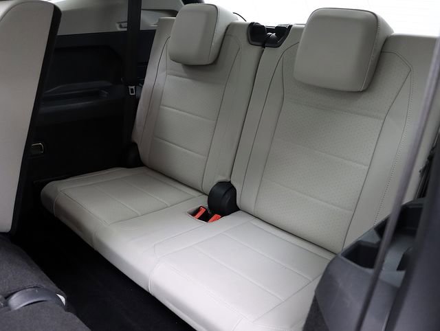 Used 2019 Volkswagen Tiguan SE image 12