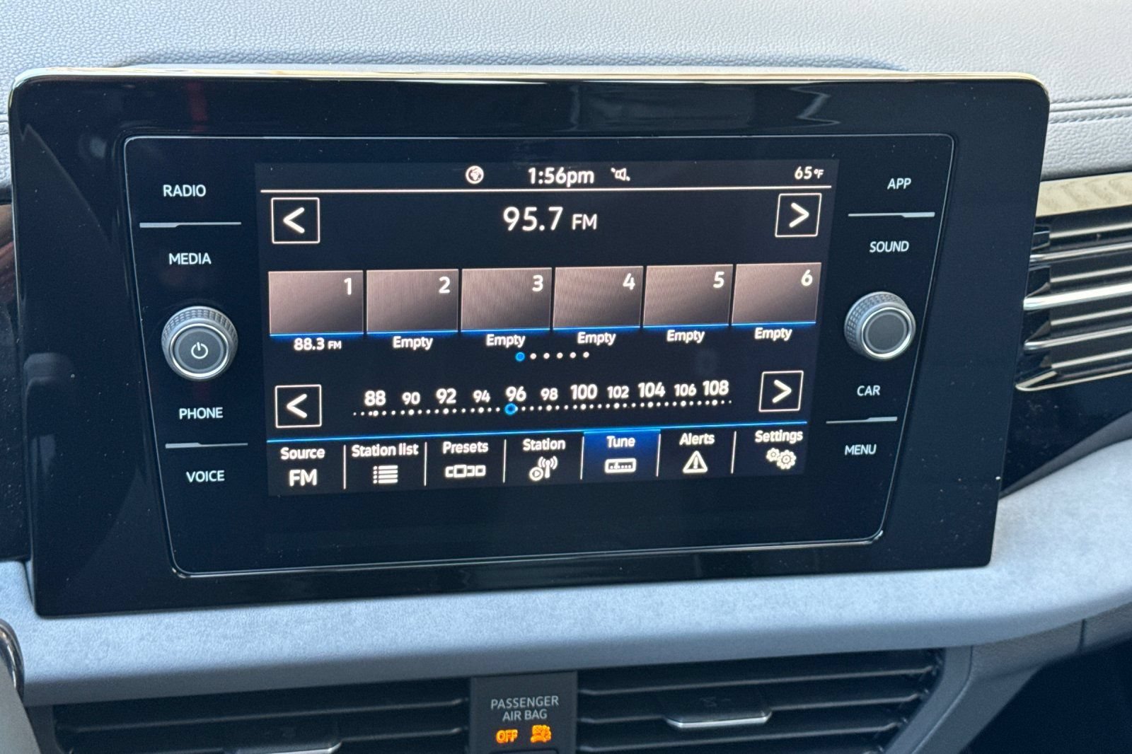 New 2026 Volkswagen Jetta SE FWD image 17