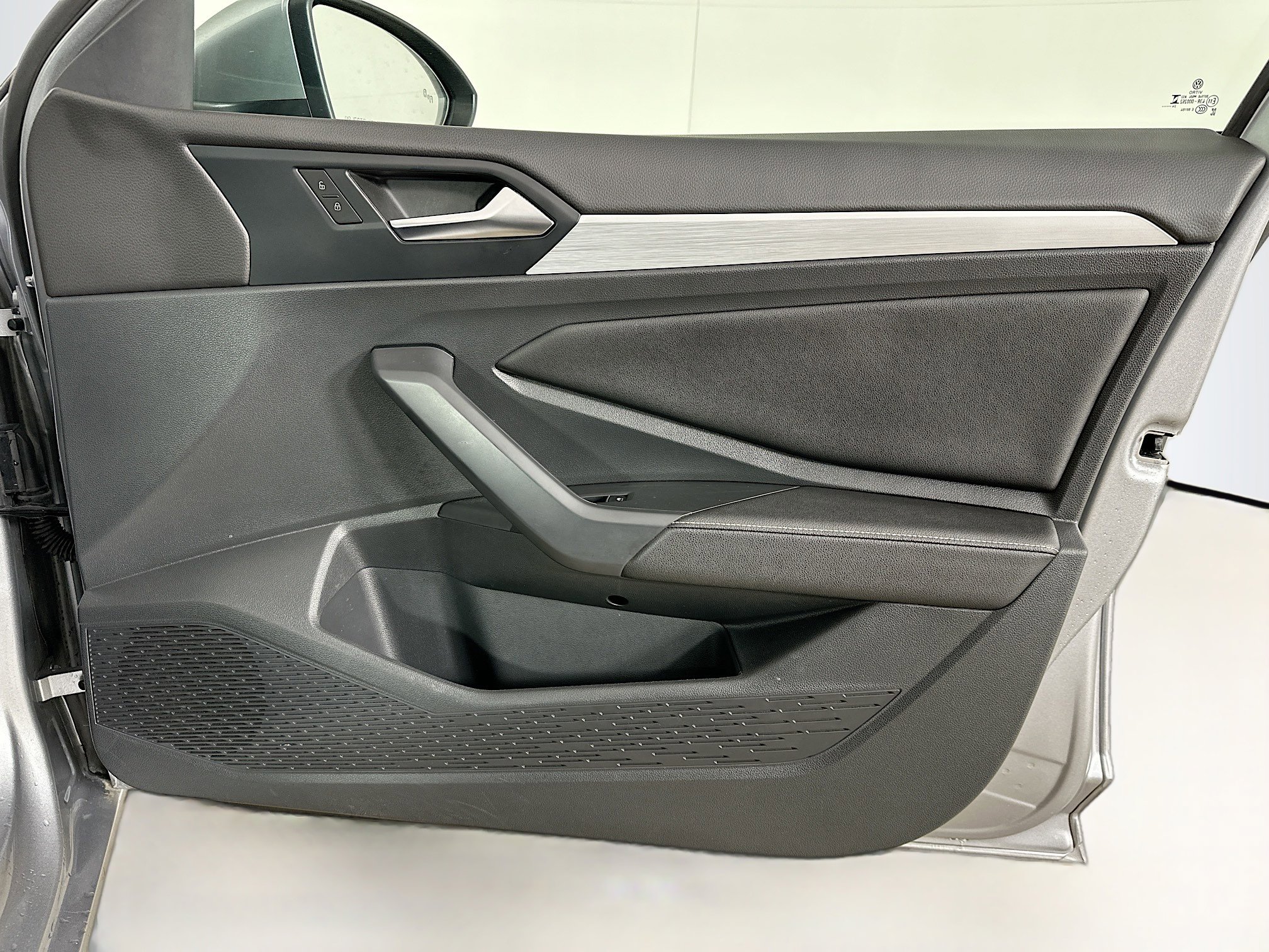 Used 2025 Volkswagen Jetta S image 30