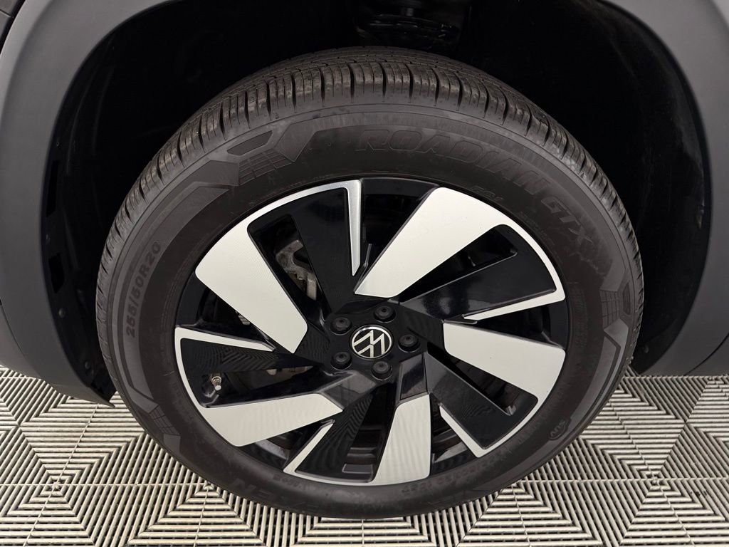 Used 2025 Volkswagen Atlas Cross Sport SE AWD/4WD image 12