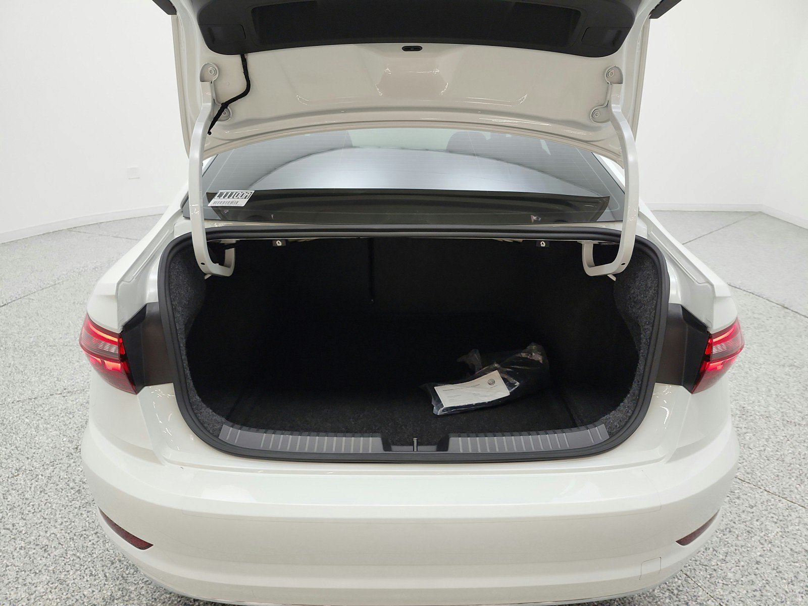 Used 2021 Volkswagen Jetta S w/ Driver Assistance Package FWD image 18