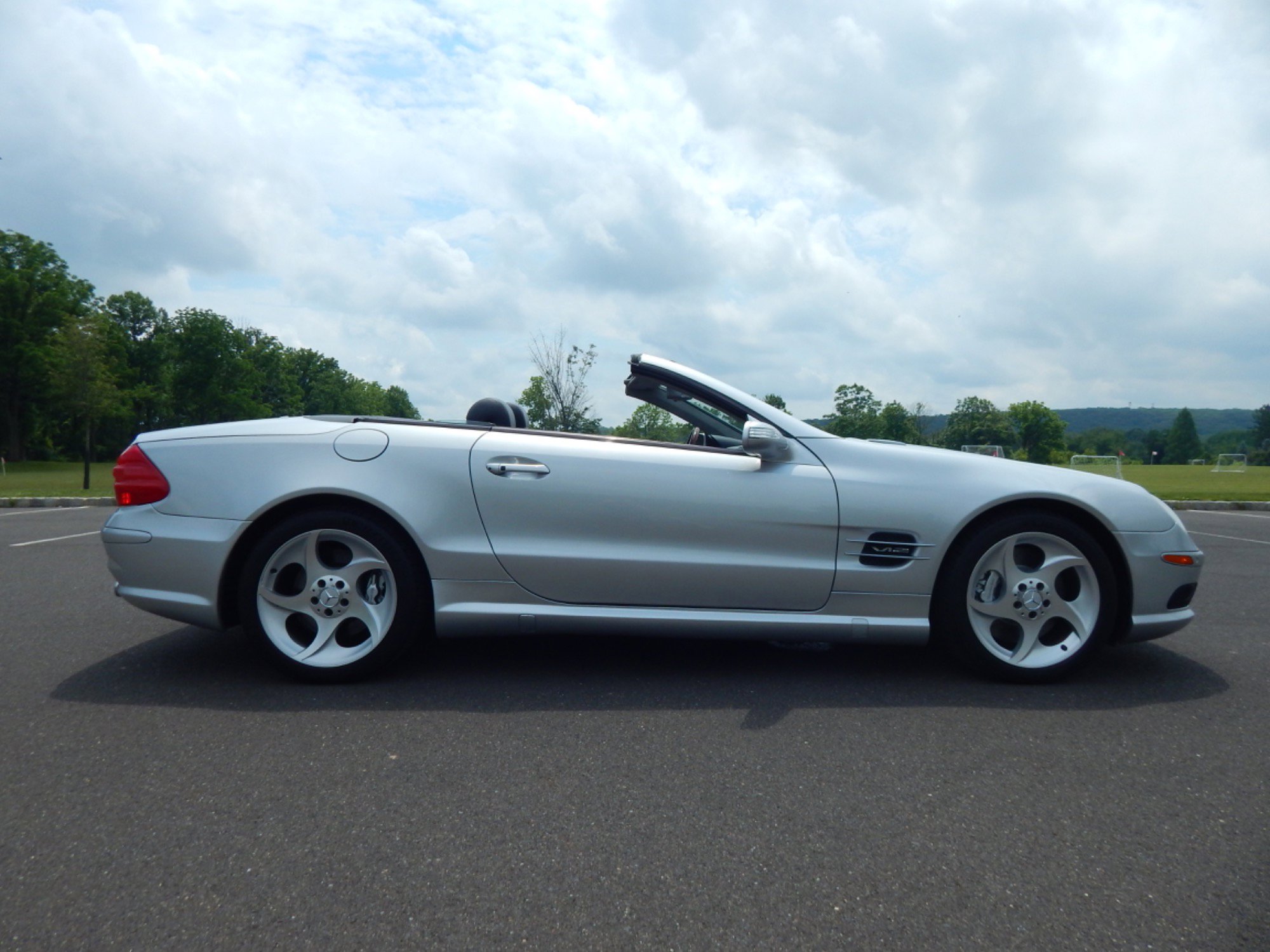 Used 2005 Mercedes-Benz SL 600 w/ AMG Sport Pkg image 2