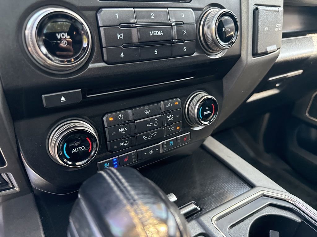 Used 2018 Ford F150 Raptor w/ Equipment Group 802A Luxury image 29