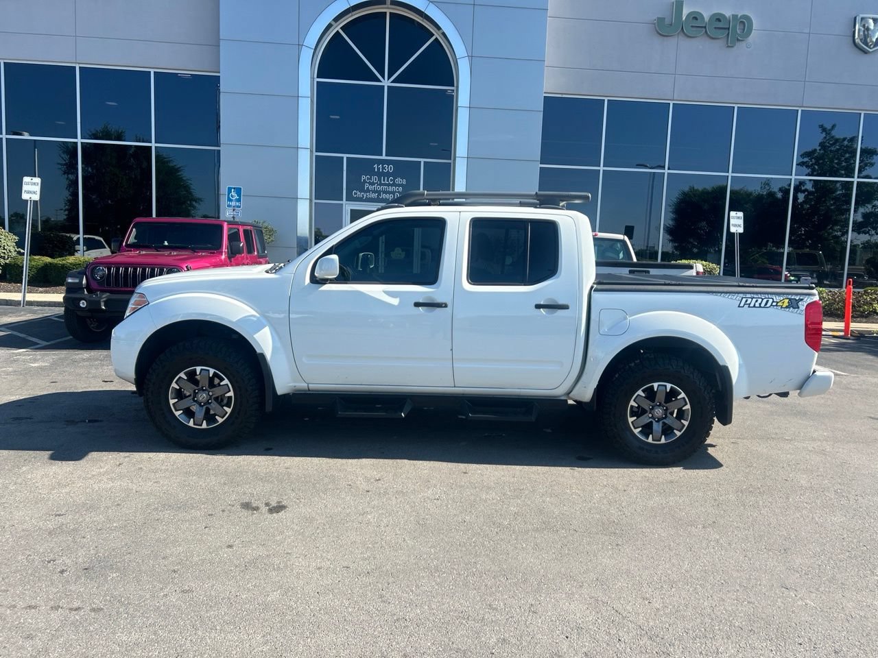 Used 2020 Nissan Frontier PRO-4X AWD/4WD image 6