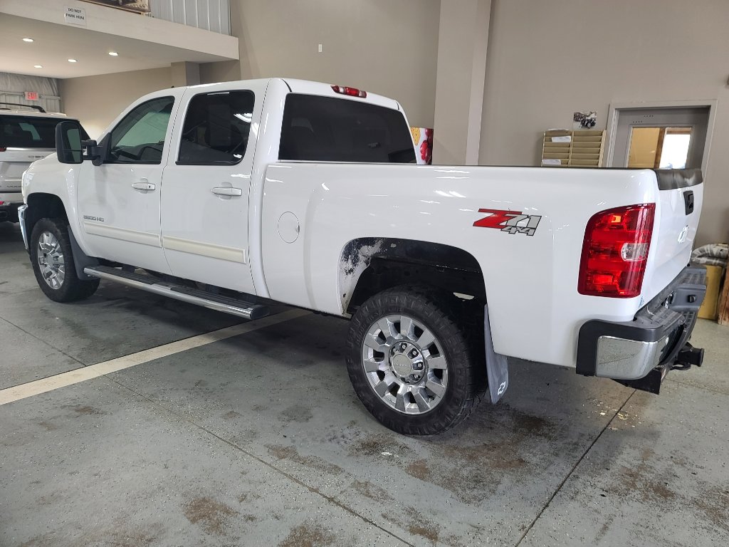 Used 2014 Chevrolet Silverado 3500 LT w/ Interior Plus Package AWD/4WD image 7