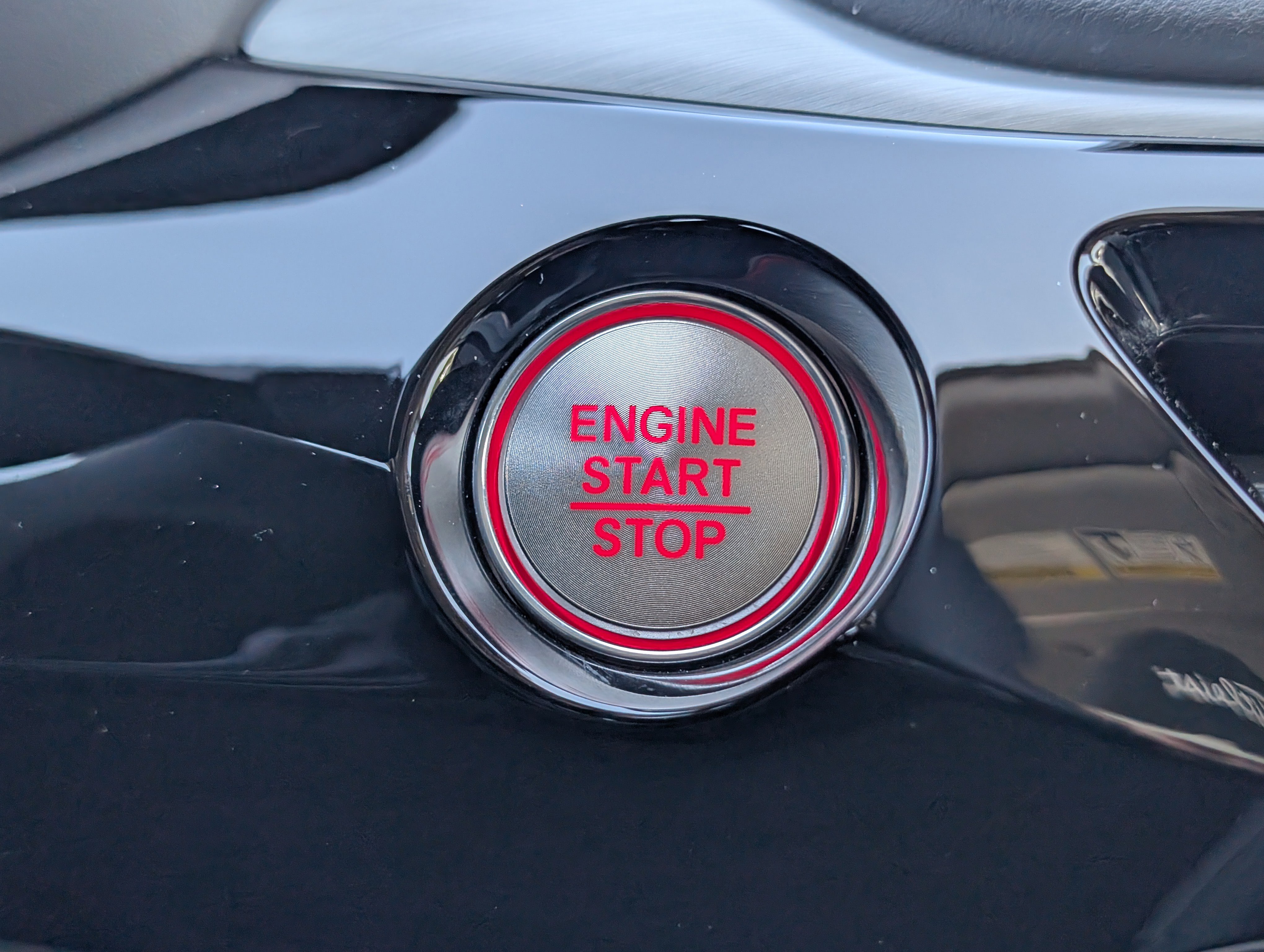 Certified 2025 Acura MDX FWD w/ Technology Package image 18