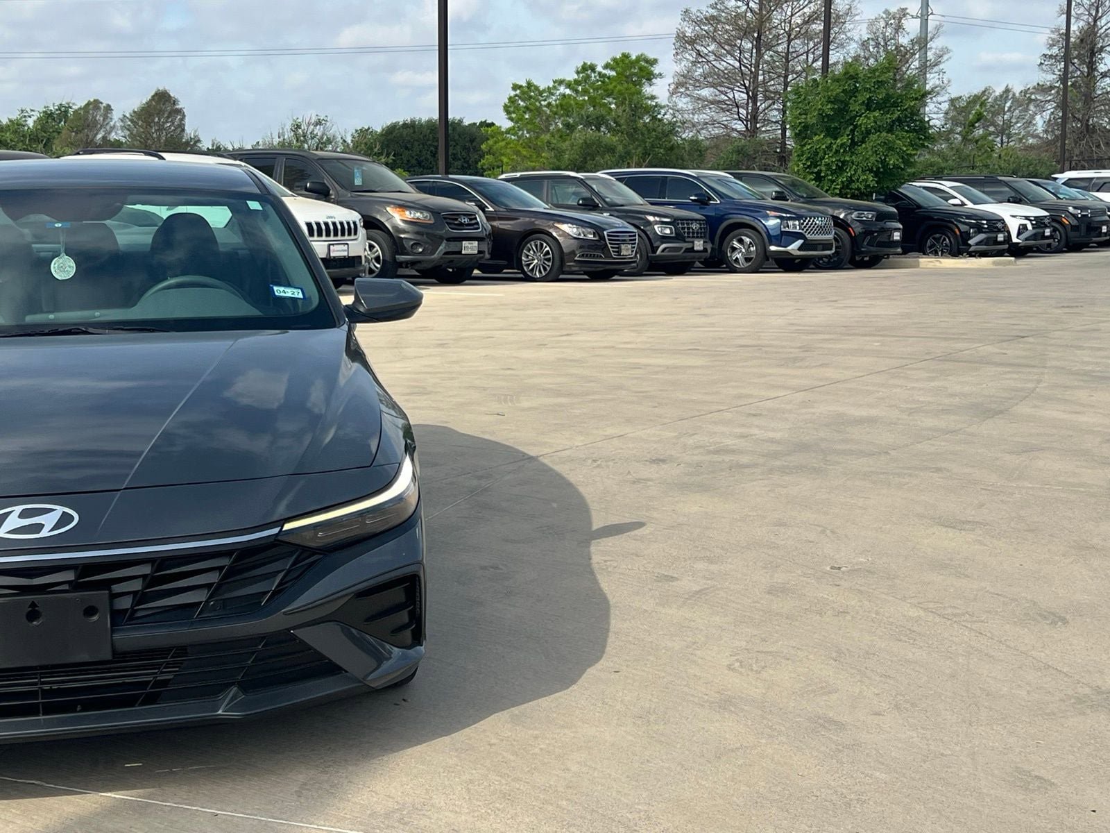 Used 2024 Hyundai Elantra SEL image 3