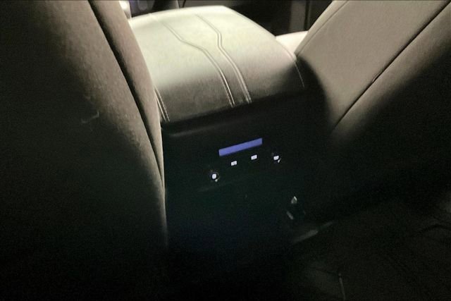 Used 2022 Chevrolet Traverse LT w/ Midnight/Sport Edition image 10