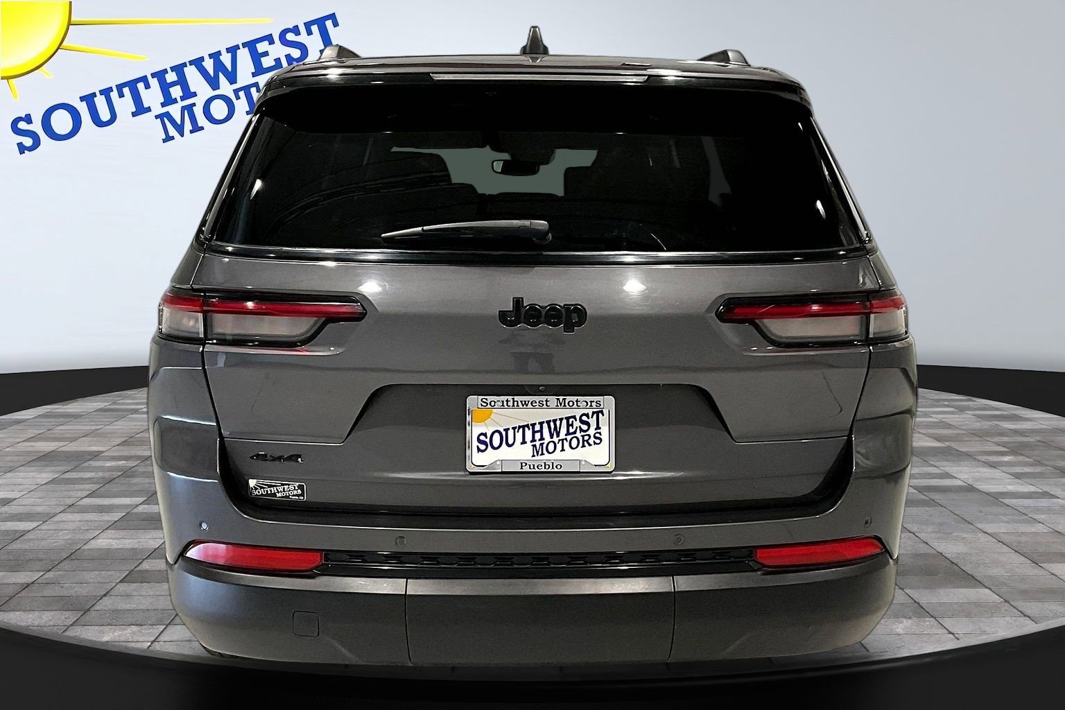 Used 2024 Jeep Grand Cherokee L Laredo AWD/4WD image 5