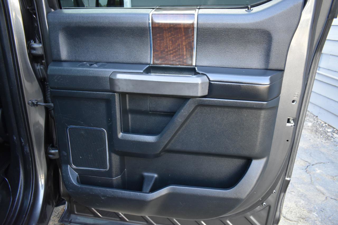 Used 2015 Ford F150 Platinum w/ Equipment Group 701A Luxury AWD/4WD image 37