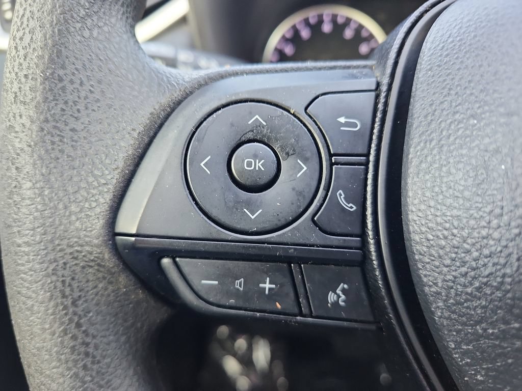 Used 2020 Toyota RAV4 LE FWD image 30