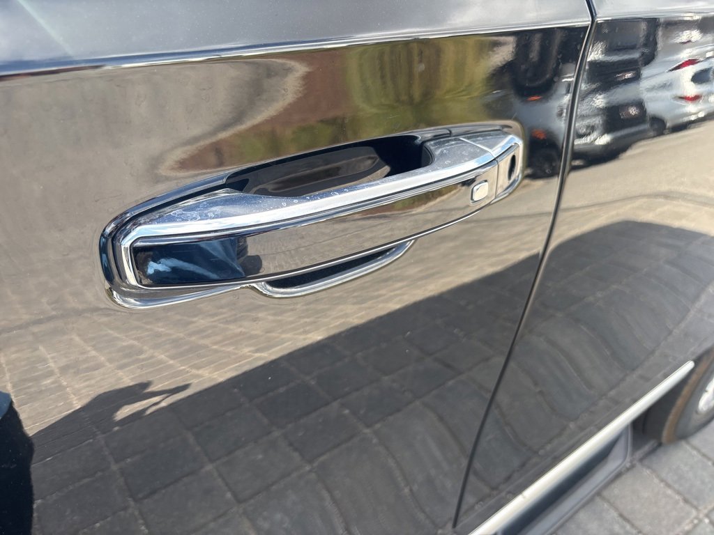 Used 2023 GMC Yukon Denali image 9