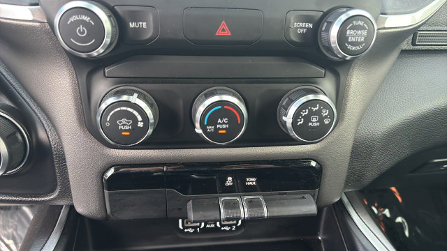 Used 2022 RAM 1500 Big Horn AWD/4WD image 17
