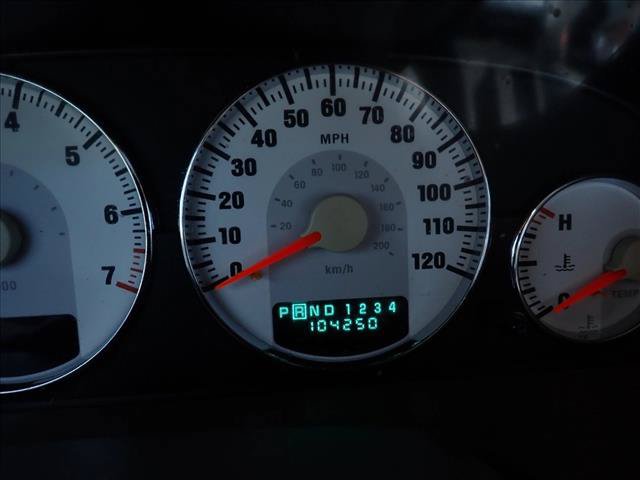 Used 2005 Chrysler Sebring Touring FWD image 20