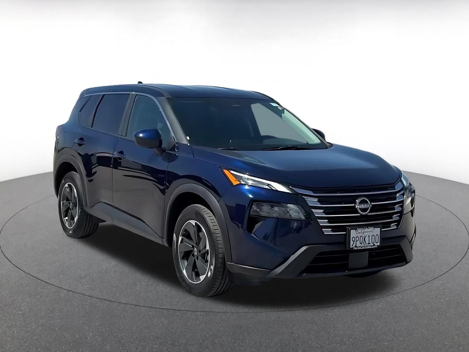 Used 2025 Nissan Rogue SV FWD image 3