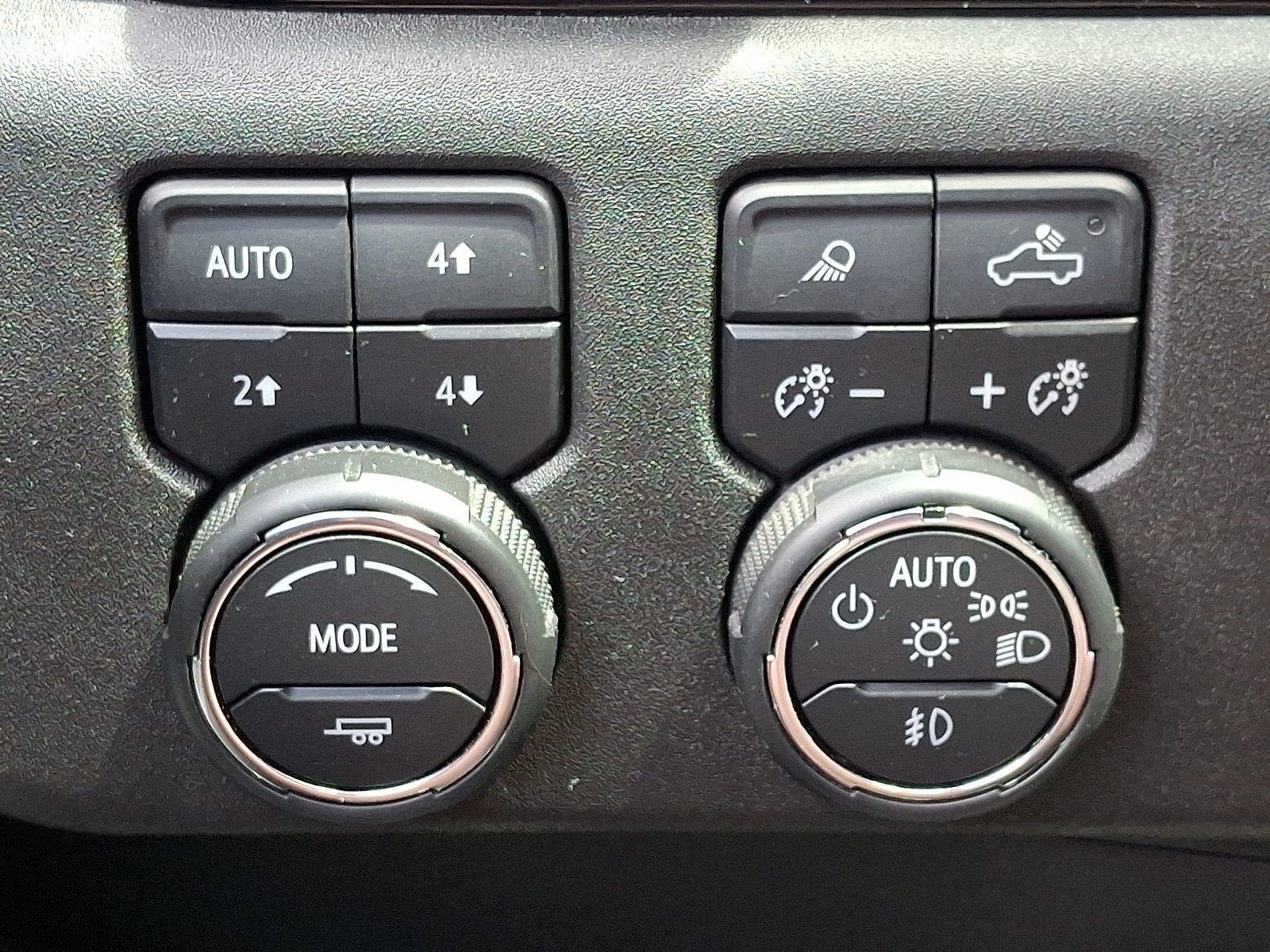 Used 2024 Chevrolet Silverado 3500 High Country w/ High Country Premium Package AWD/4WD image 25