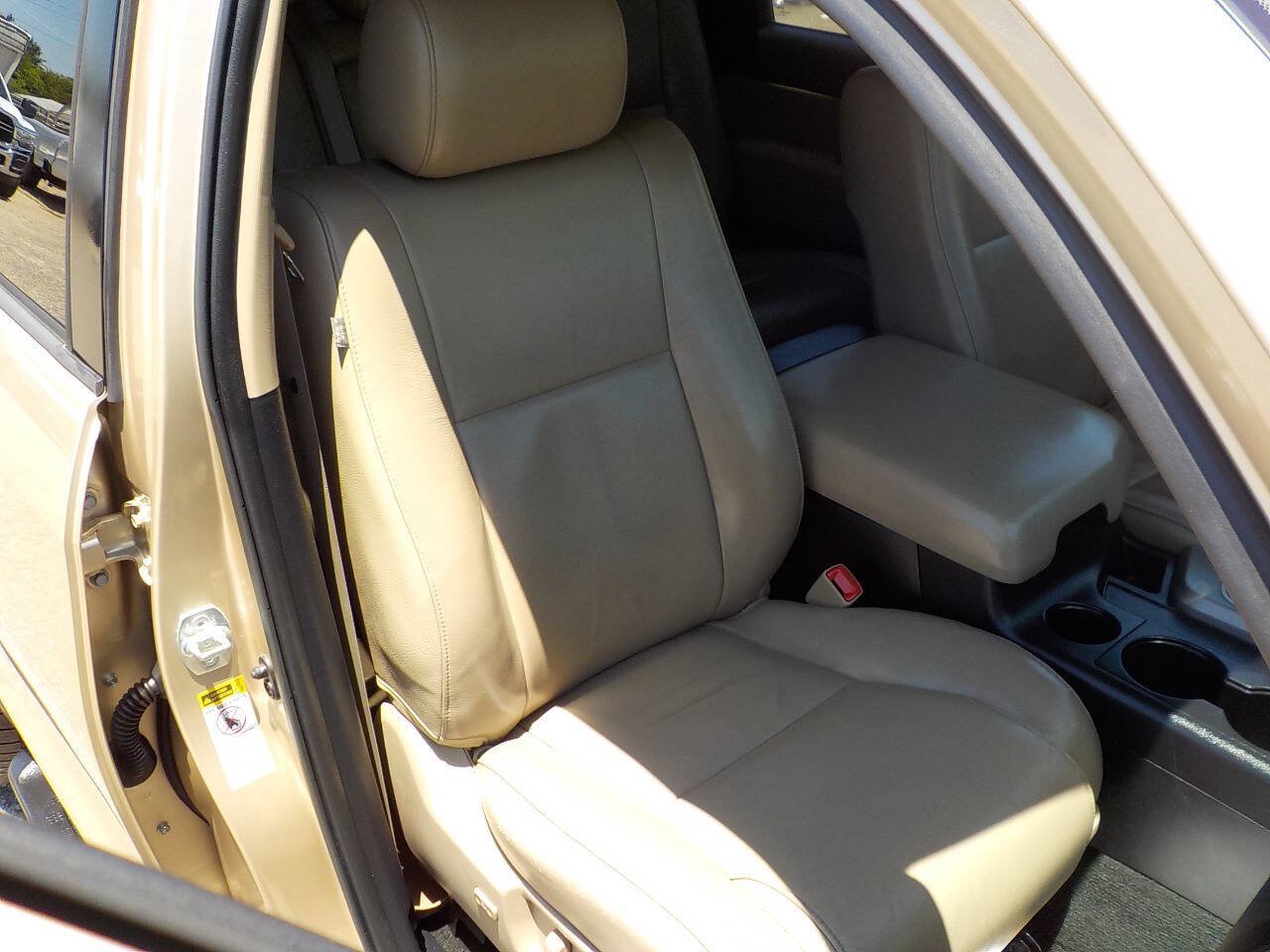 Used 2016 Toyota Sequoia SR5 w/ Premium Package RWD image 29