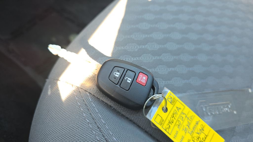 Used 2023 Toyota Tacoma SR AWD/4WD image 28