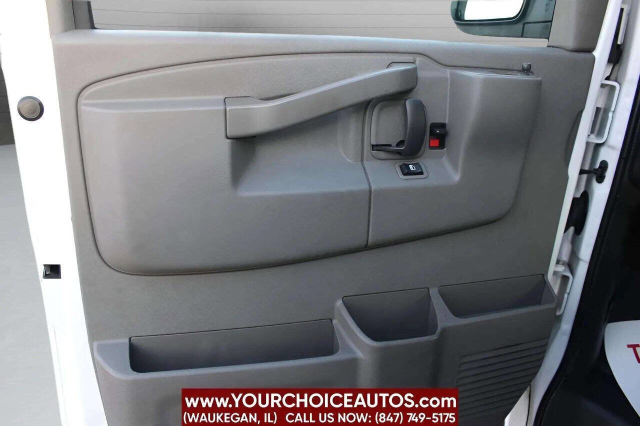 Used 2021 GMC Savana 2500 w/ Driver Convenience Package image 6