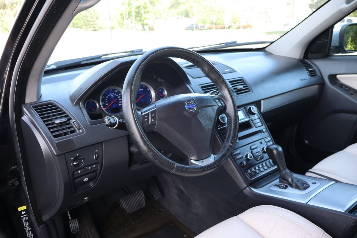 Used 2009 Volvo XC90 V8 R-Design AWD/4WD image 16