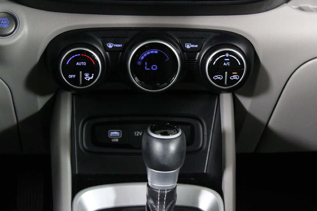 Certified 2024 Hyundai Venue SEL FWD image 22