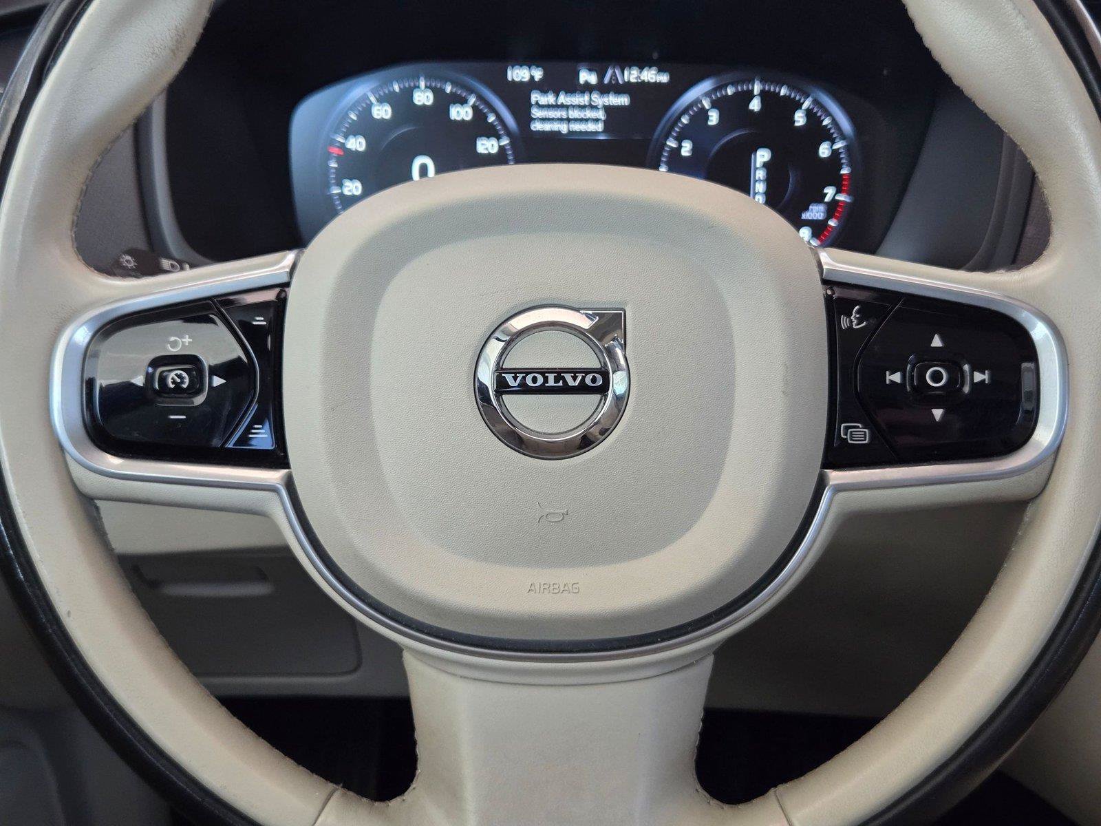 Used 2018 Volvo XC90 T6 Momentum w/ Convenience Package AWD/4WD image 17