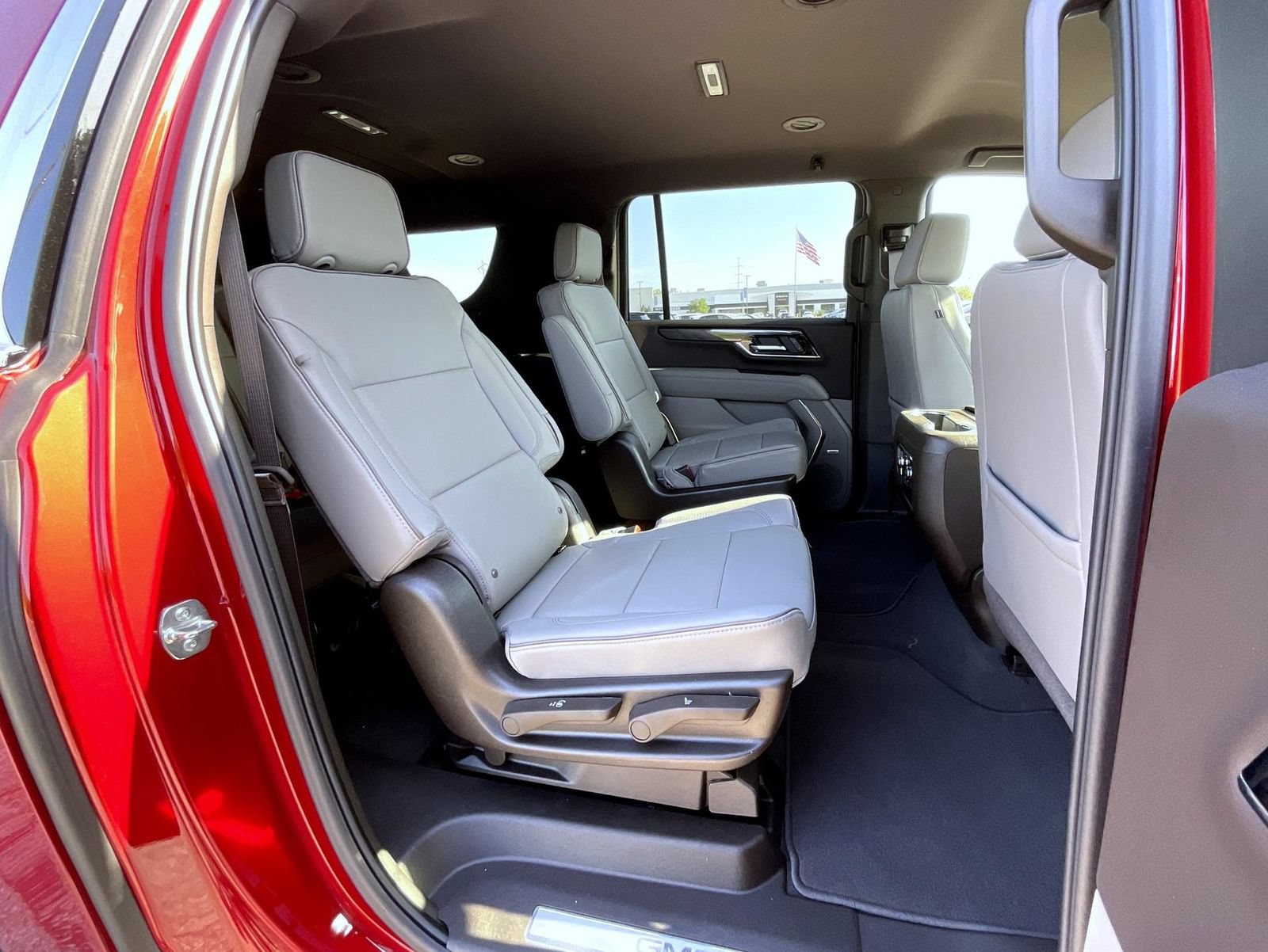 New 2026 GMC Yukon XL Elevation AWD/4WD image 18