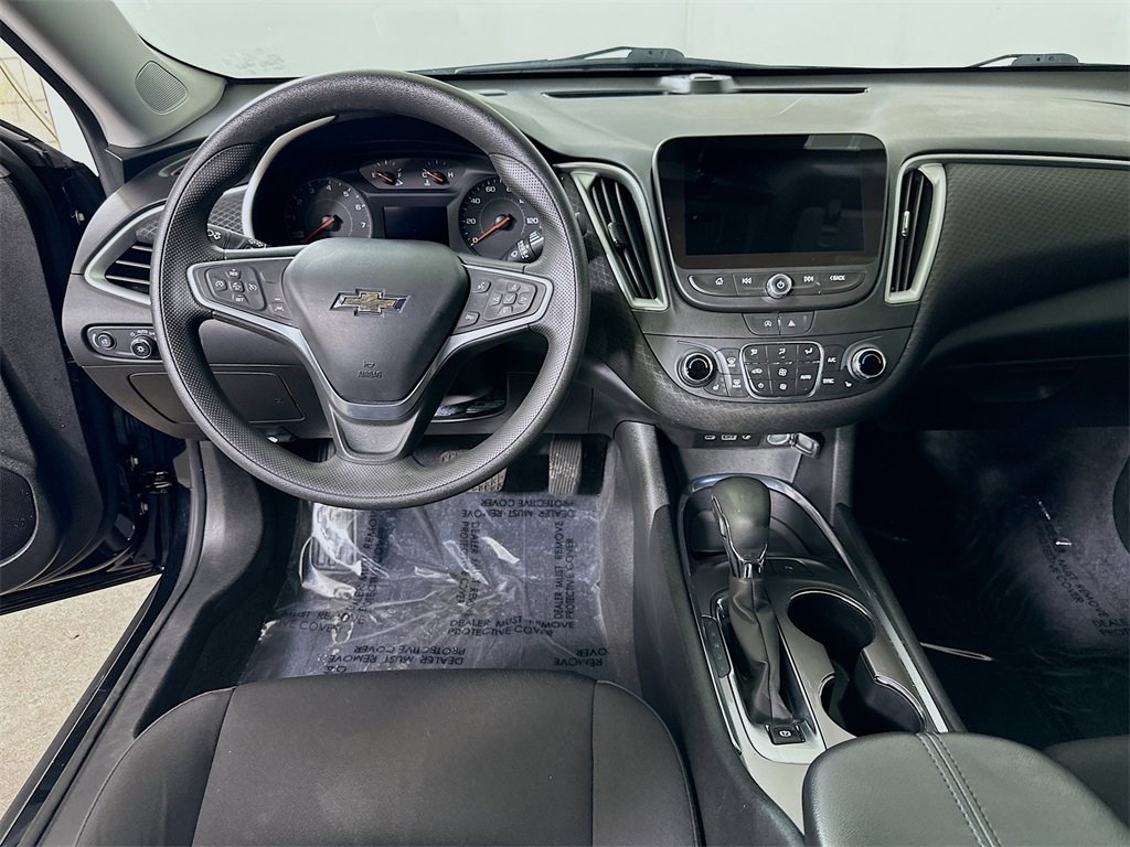 Used 2022 Chevrolet Malibu LT image 16