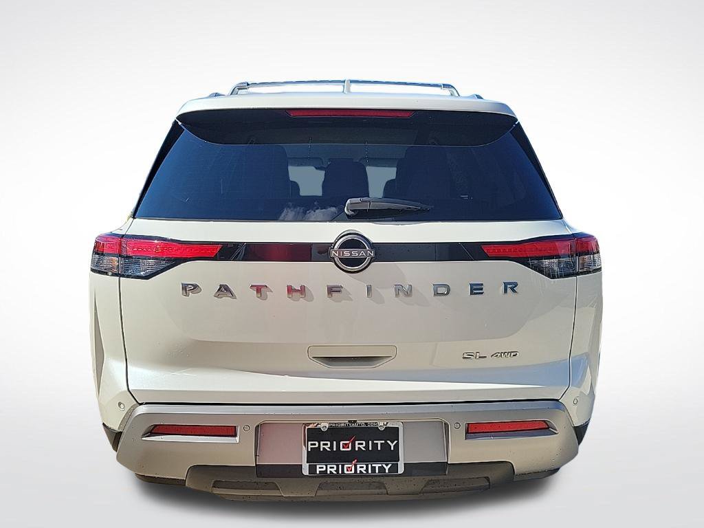 Used 2023 Nissan Pathfinder SL AWD/4WD image 4