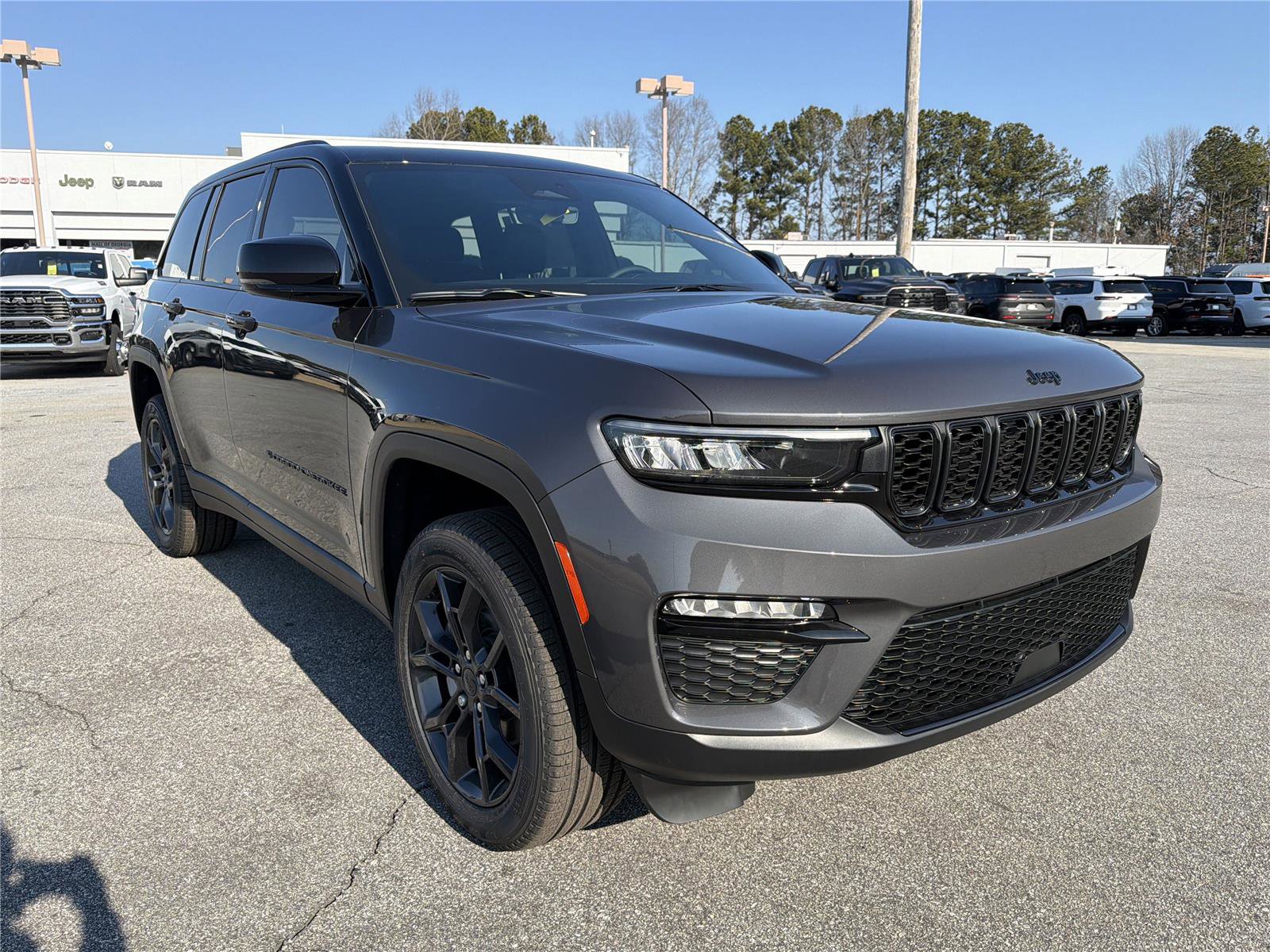 New 2025 Jeep Grand Cherokee Limited image 3