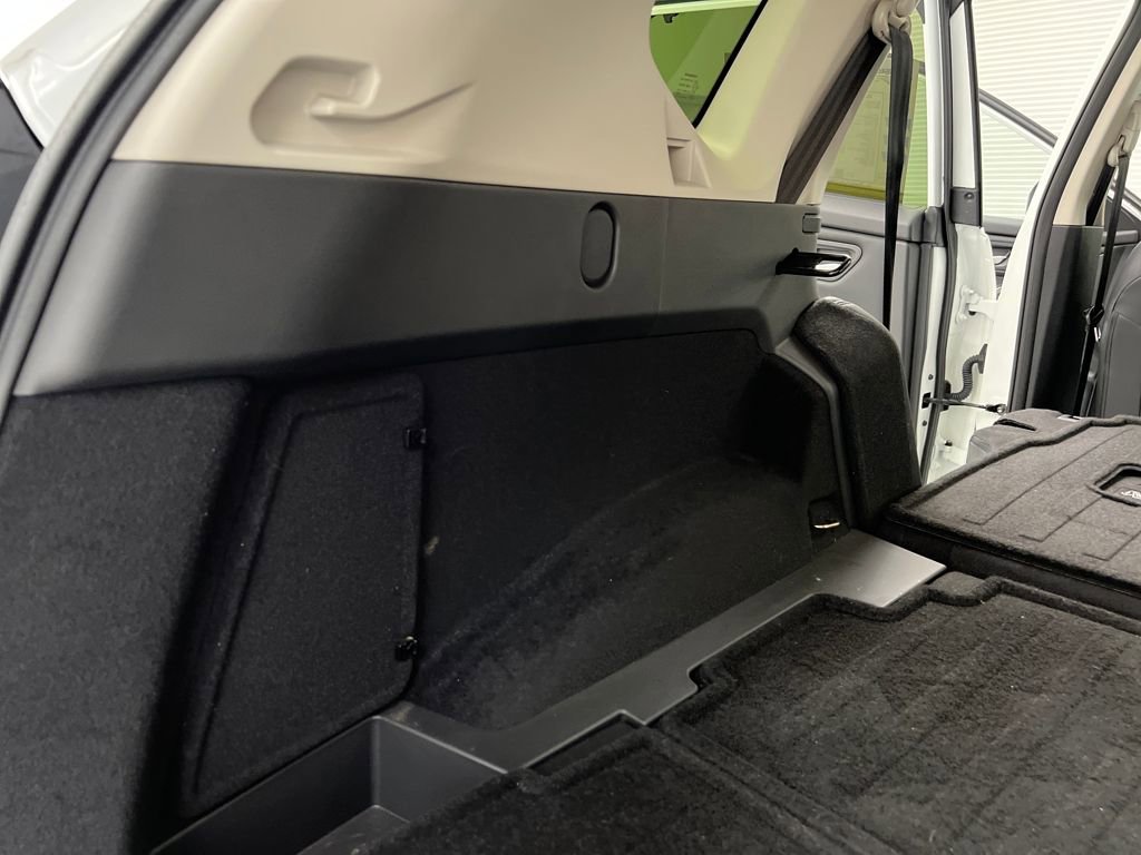 Used 2025 Nissan Rogue SL w/ Tech Package image 30