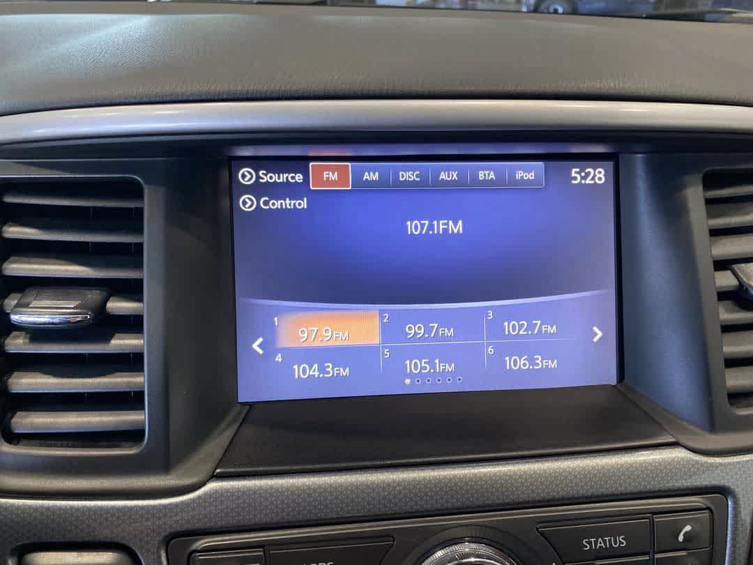 Used 2019 Nissan Pathfinder SL AWD/4WD image 19