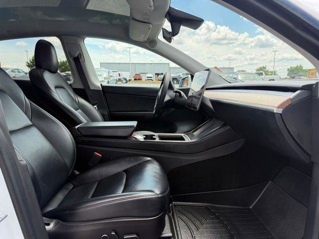 Used 2021 Tesla Model Y Long Range AWD/4WD image 3