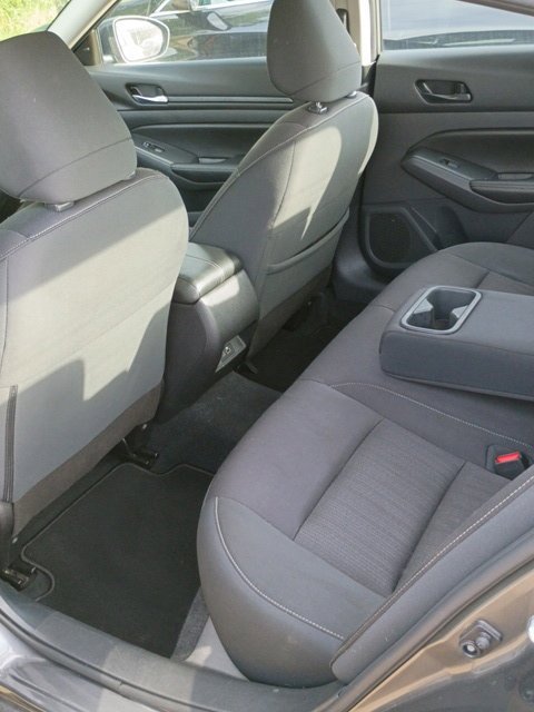 Used 2025 Nissan Altima 2.5 SV FWD image 15