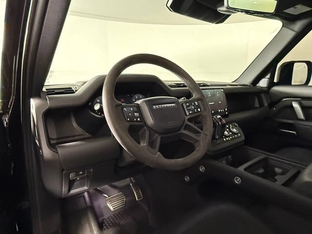 Used 2023 Land Rover Defender 110 V8 AWD/4WD image 5