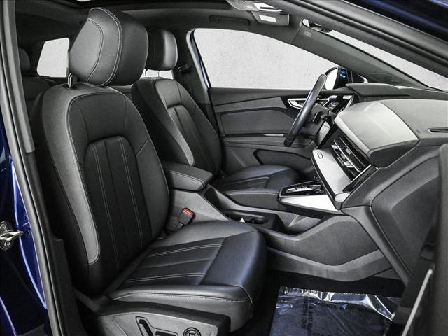 Used 2024 Audi Q4 e-tron Prestige image 22