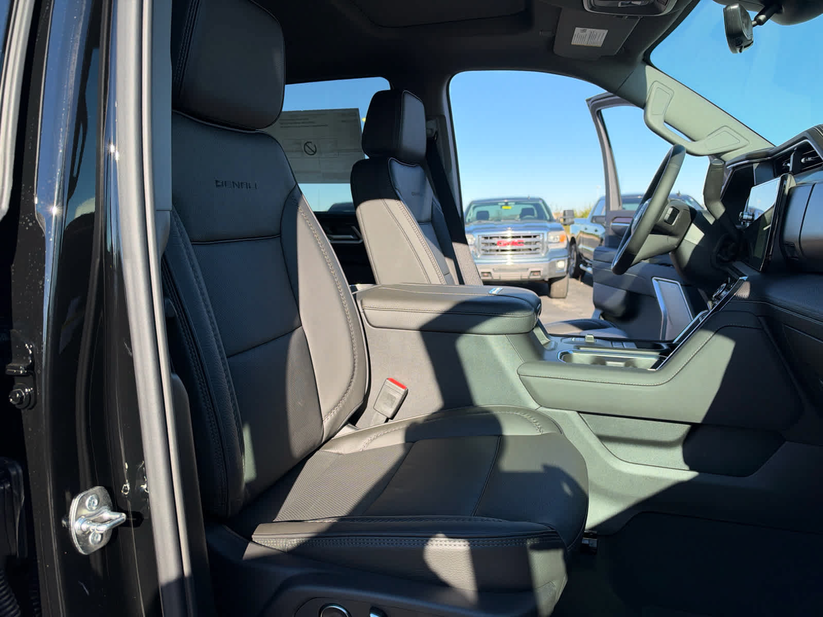 New 2026 GMC Sierra 3500 Denali w/ Denali Reserve Package AWD/4WD image 26